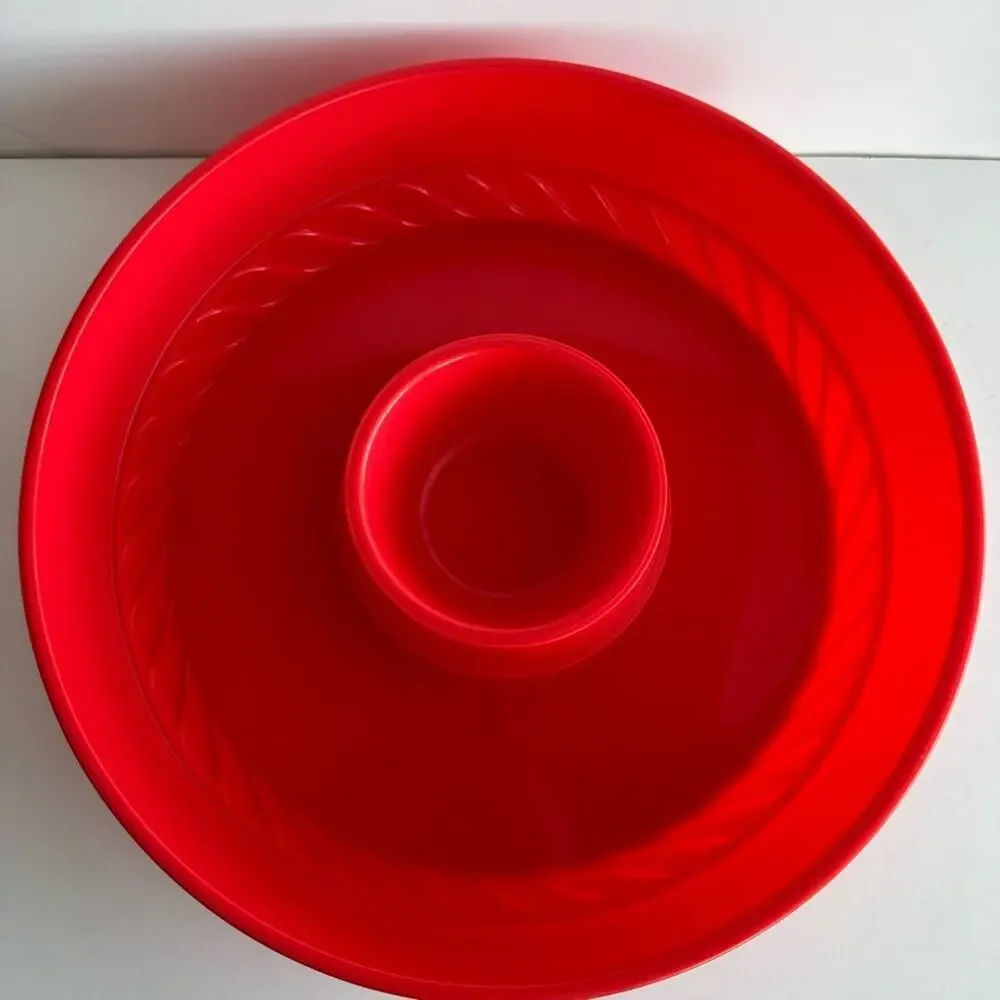 Packerware portable chip and dip container with lid